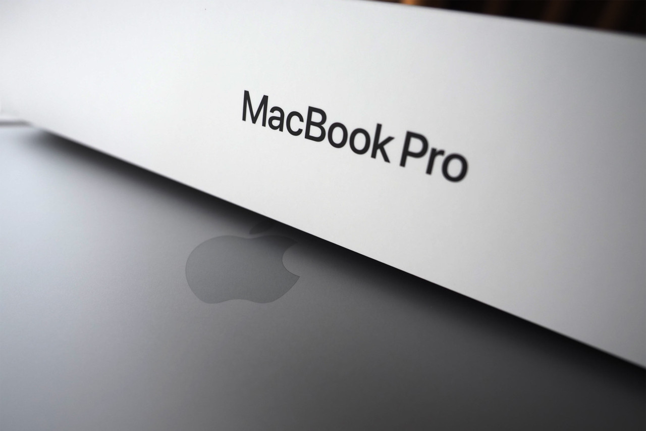 MacBook Pro,パソコン,apple,13インチ,新型,シザー,バッテリー