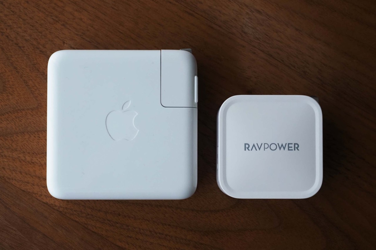 MacBook Pro,パソコン,apple,ラブパワー,充電アダプタ,小さい,軽い,61W