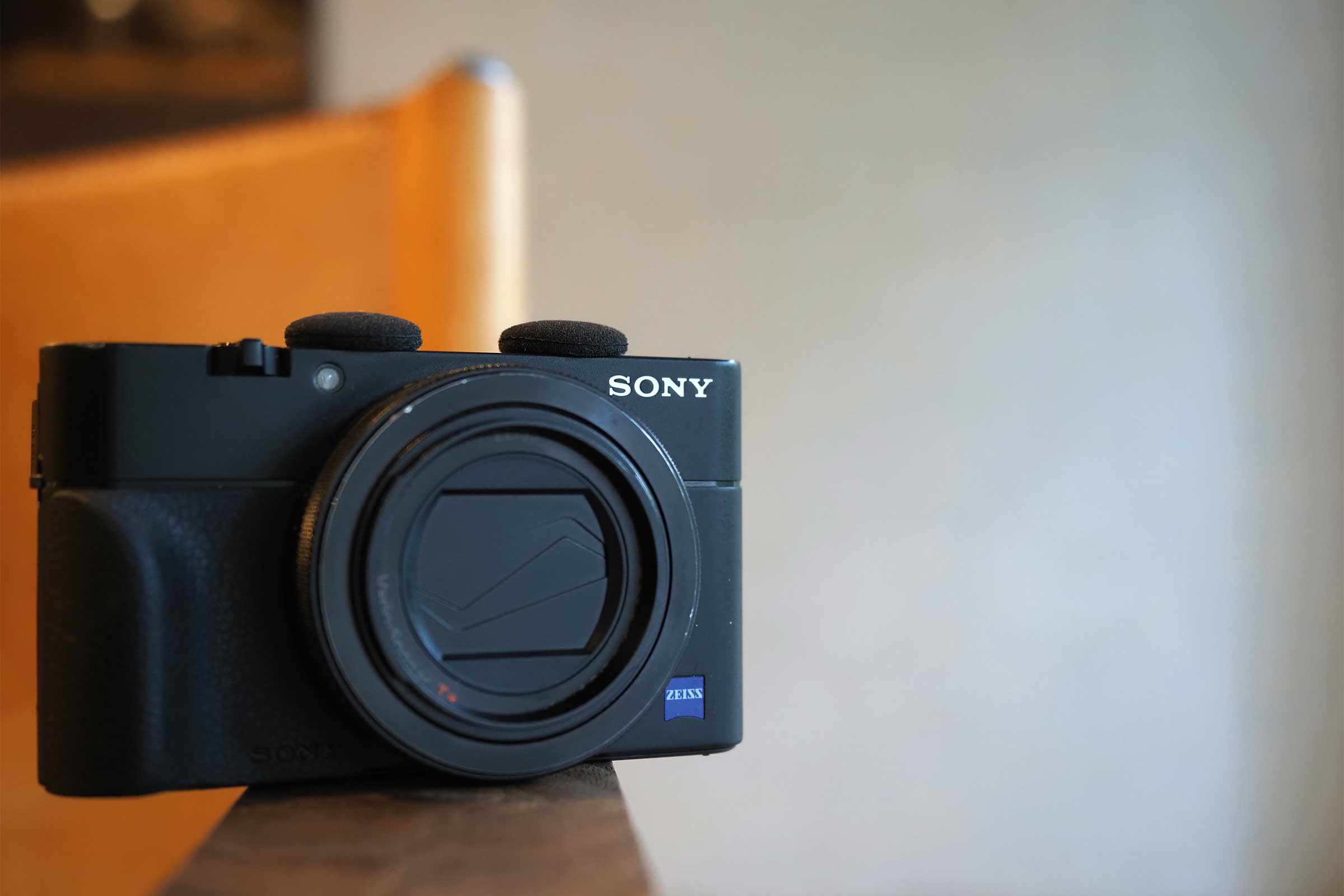 僕がいまだにSONY「RX100M5」を使い続けるワケ。「ZV-1」はいらない。 | mono-tone