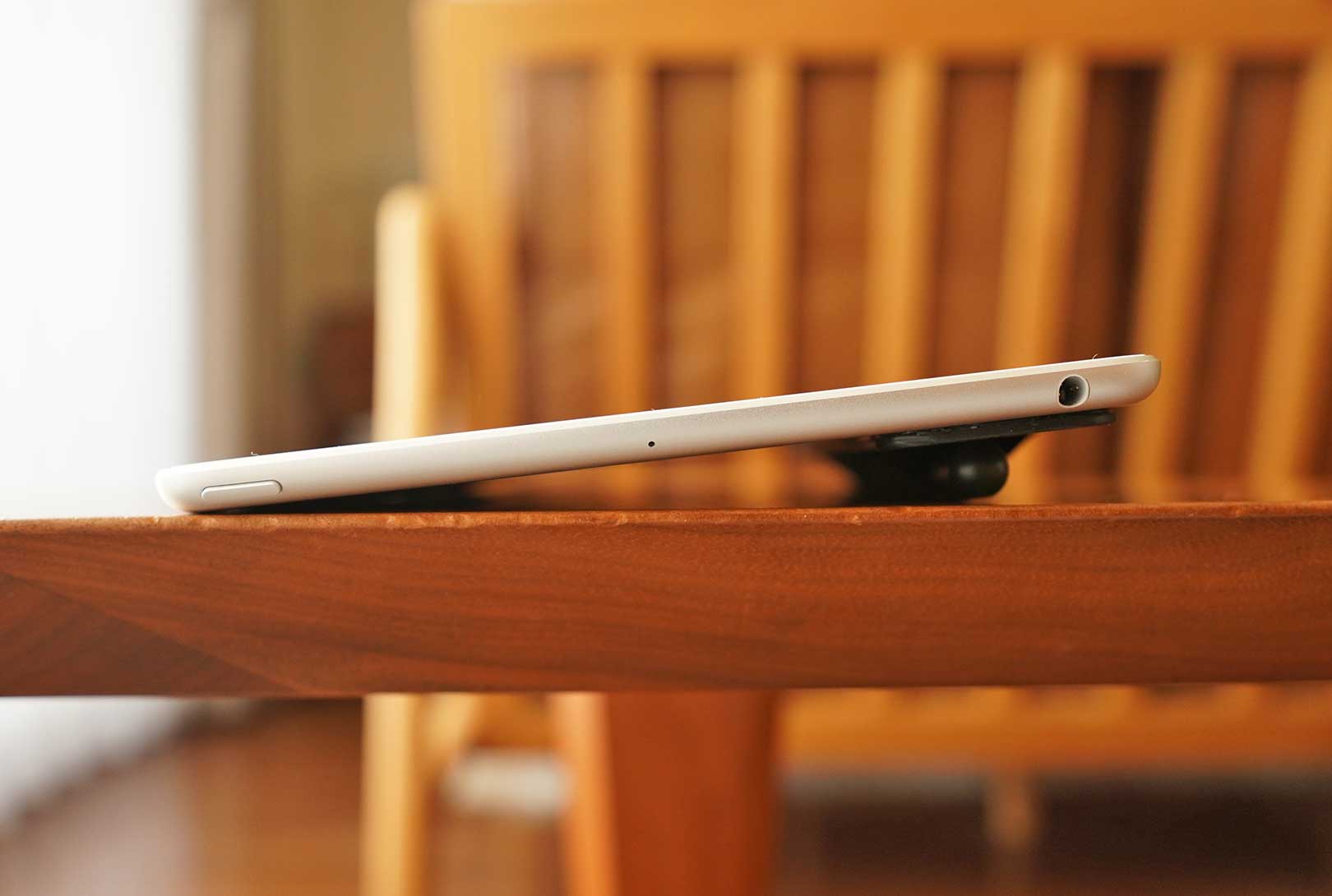 スタイラスペンホルダー,アップルペンシルホルダー,貼るだけ,軽い,傾く