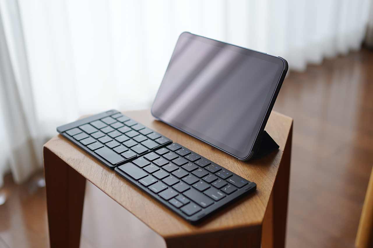 Ewin「折りたたみ式Bluetoothキーボード」をiPad miniと一緒に使ってみた