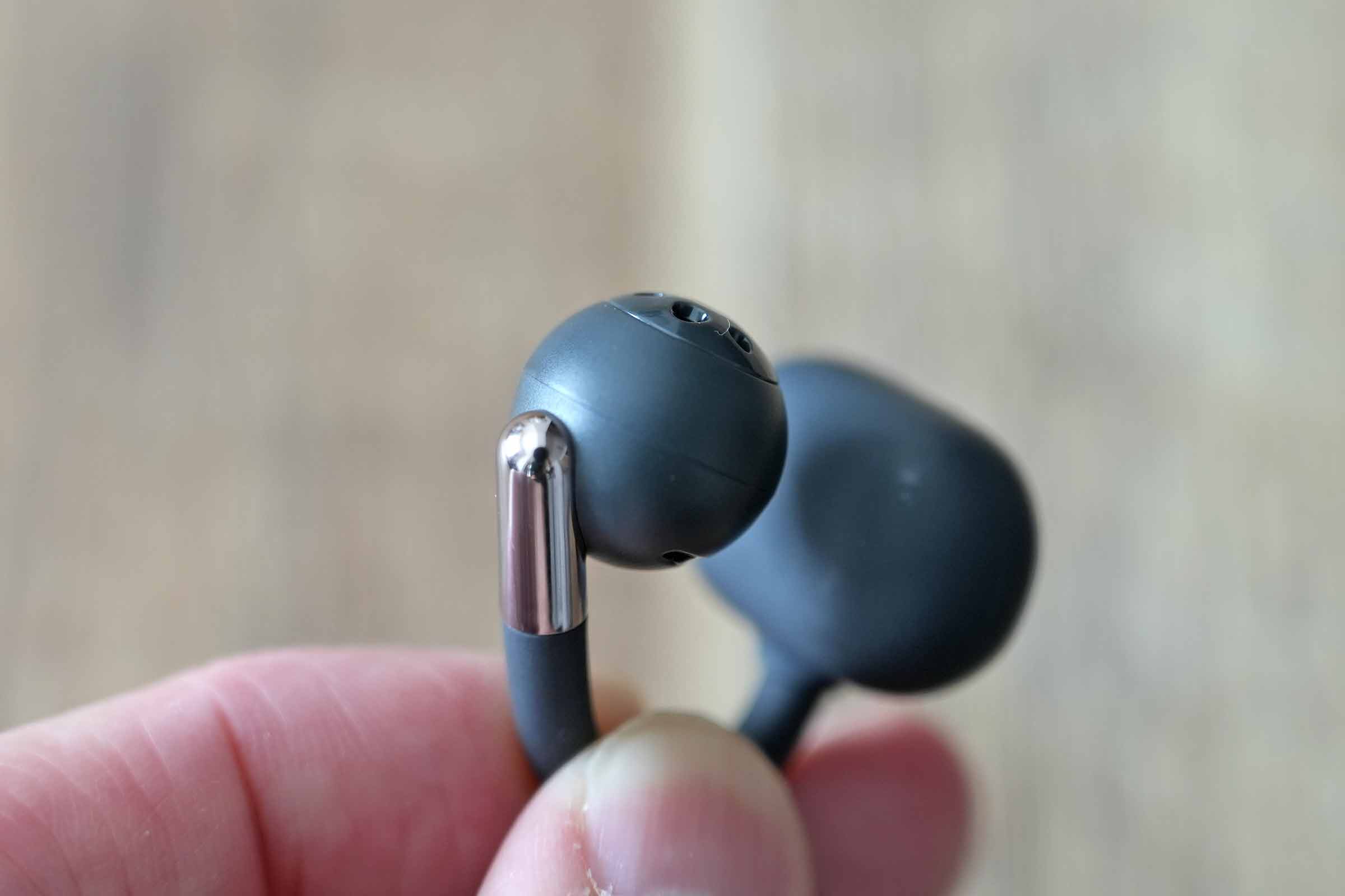 SOUNDPEATS Clip1のイヤホン部分はややチープ