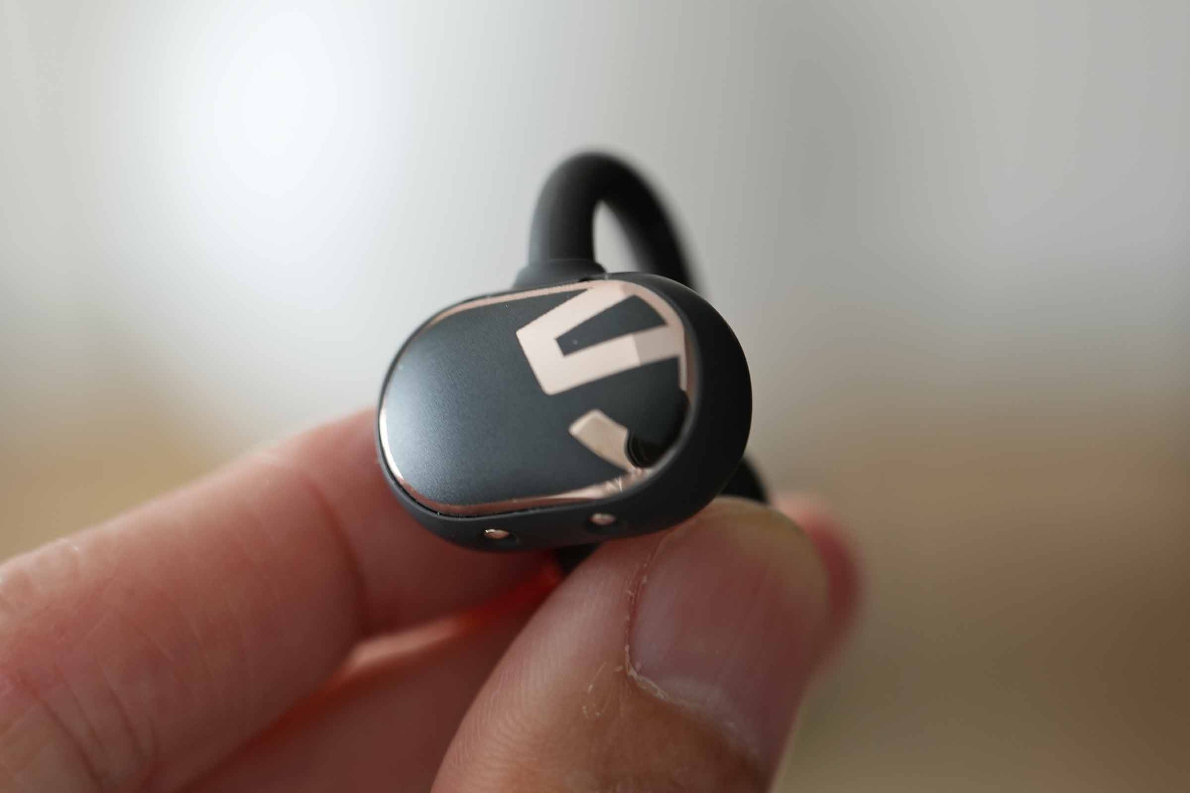 SOUNDPEATS Clip1のハウジング部分のデザイン